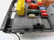PLATINE FUSIBLE AV