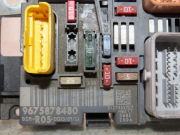 PLATINE FUSIBLE AV