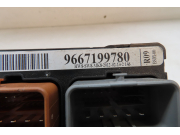 PLATINE FUSIBLE AV