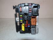 PLATINE FUSIBLE AV