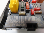 PLATINE FUSIBLE AV